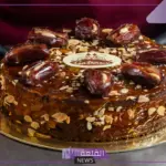لحلوى لذيذة.. طريقة عمل كيكة التمر بجوز الهند والقشطة