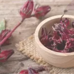 لتفتيح البشرة.. وصفة كريم الكركدية والنشا للحصول على بشرة ناعمة والقضاء على التجاعيد