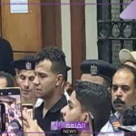 بعد الحكم عليه.. خبراء يحللون لغة جسد عصام صاصا أمام المحكمة