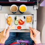 توجه عالمي.. إلغاء الوجبات المجانية على جميع الطائرات ودفع المسافر للشراء