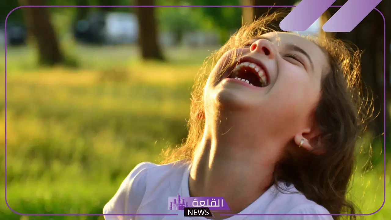 تفسير حلم الضحك في المنام وعلاقته بقدوم الخير 5 تفسير حلم الضحك في منام العزباء