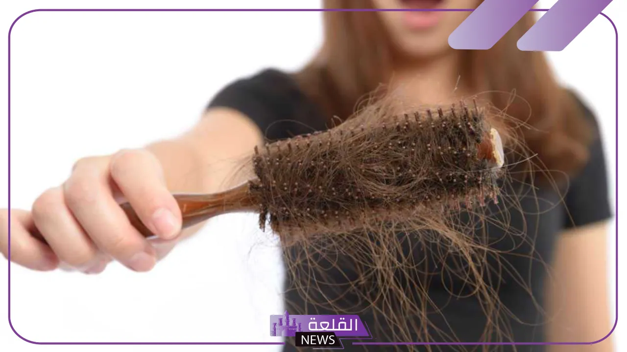 تفسير حلم تساقط الشعر عند لمسه للعزباء وللمتزوجة لابن سيرين 5 سقوط الشعر في منام العزباء