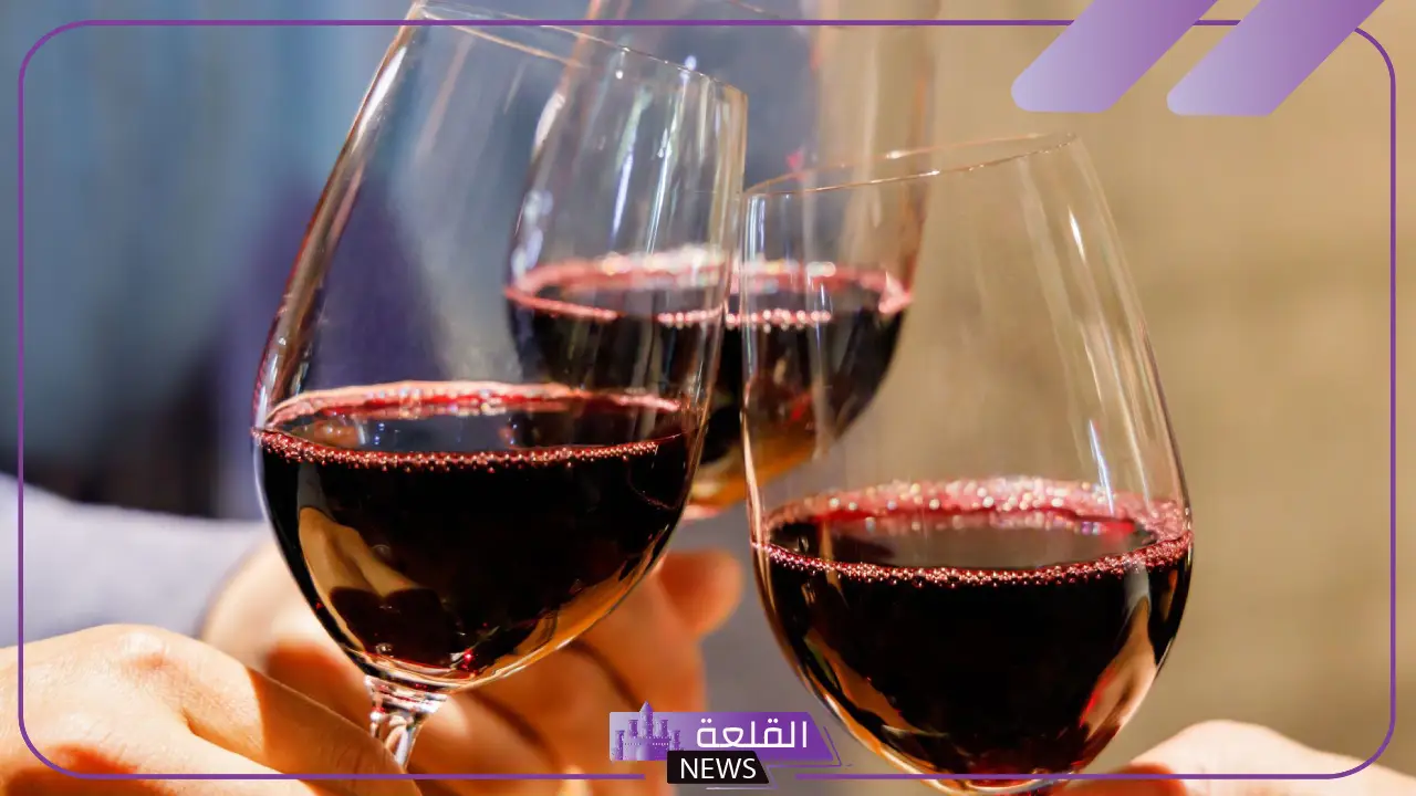تفسير حلم شرب الخمر للعزباء في المنام لابن سيرين 5 تفسير حلم شرب الخمر للعزباء