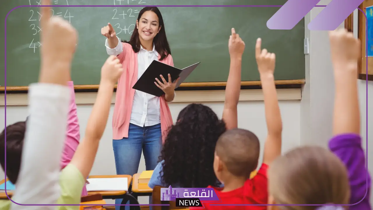 عبارات للمعلم قصيرة جدًا.. أجمل كلمات ورسائل للمعلم