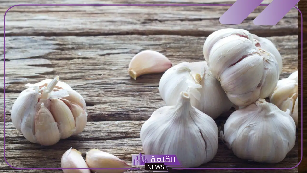 تجربتي مع اكل الثوم قبل النوم على الريق يوميًا 5 فوائد أكل الثوم