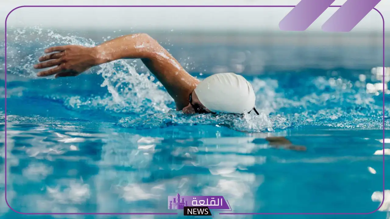 تفسير حلم أسبح في البحر مع الأسماك في المنام ليلًا لابن سيرين