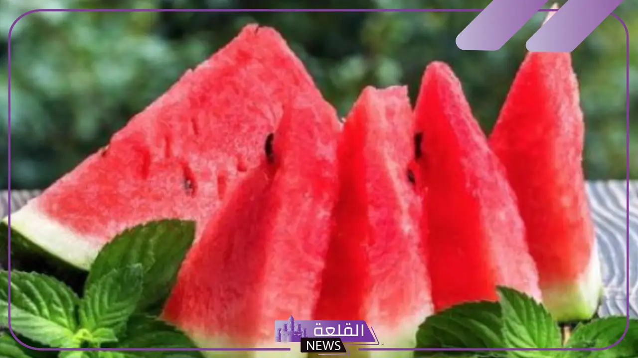 تفسير حلم رؤية أكل البطيخ في المنام للعزباء والمتزوجة لابن سيرين 6 البطيخ في حلم المتزوجة
