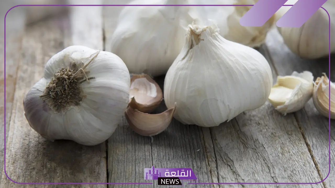 تفسير حلم رؤية الثوم في المنام لابن سيرين.. رمز الثوم المطبوخ في الحلم 6 الثوم الأبيض في المنام