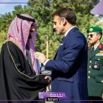 شاهد.. الرئيس الفرنسي ماكرون يزور حي الطريق التاريخي بالدرعية