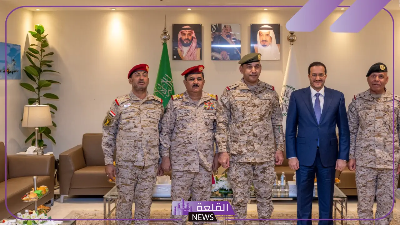 شاهد.. السلمان يستقبل وزير الدفاع ورئيس هيئة أركان الجيش اليمني 5 القوات المشتركة تستقبل وزير الدفاع اليمني