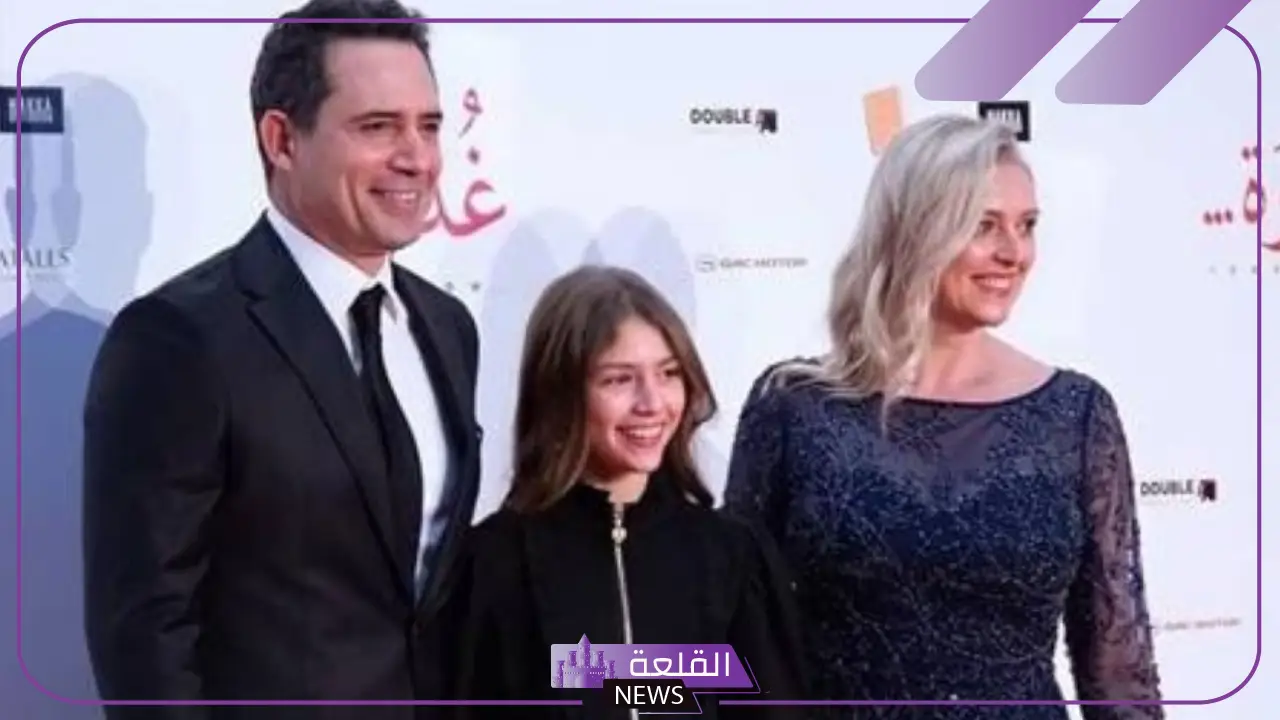 أثناء تكريمه بحفل قرطاج السينمائي.. ظافر العابدين يظهر بصحبة أسرته