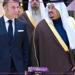 شاهد.. ماكرون يصل إلى الرياض ونائب الأمير في مقدمه المستقبلين