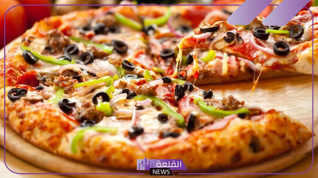 تفسير حلم اكل البيتزا في المنام للرجل والمرأة لابن سيرين