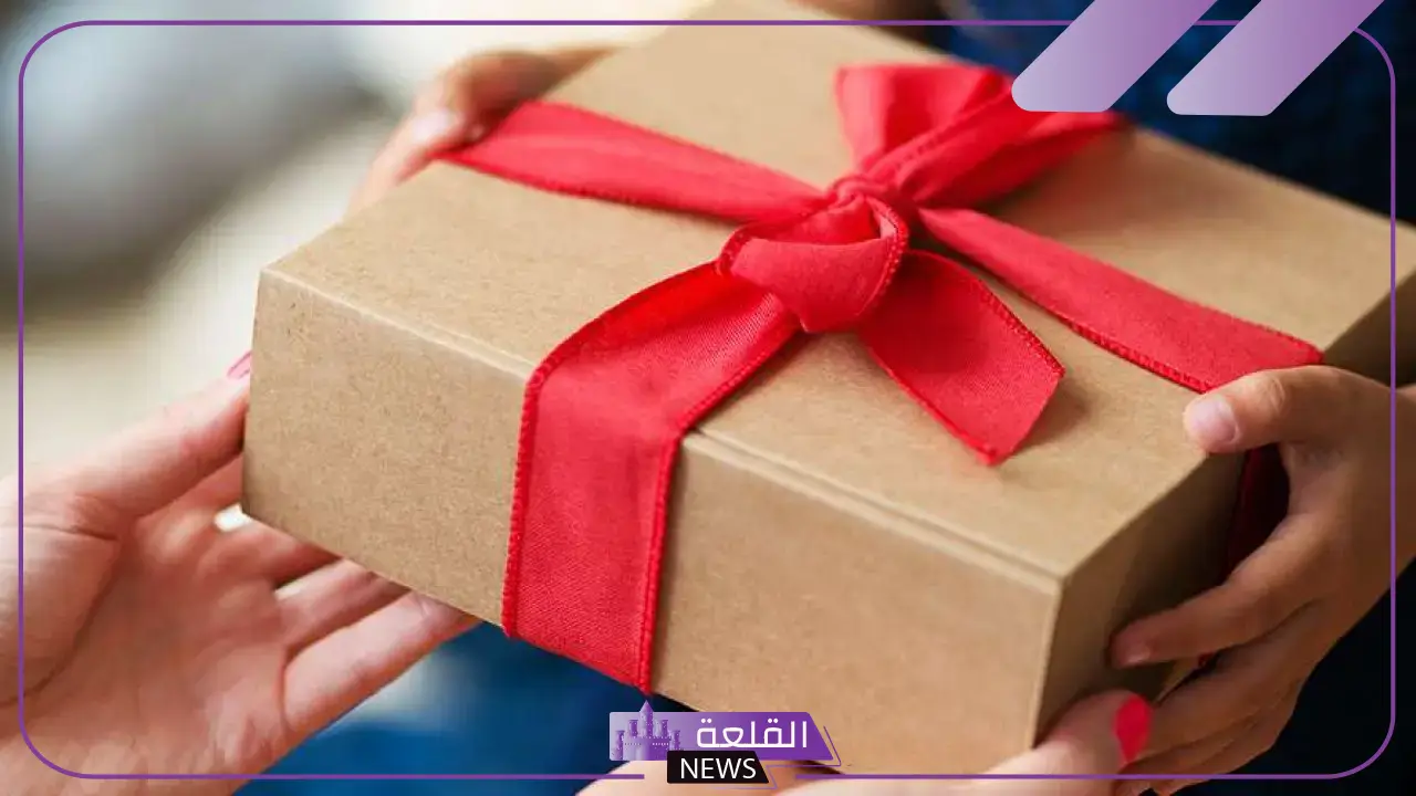 تفسير حلم الهدايا الكثيرة للعزباء في المنام لابن سيرين