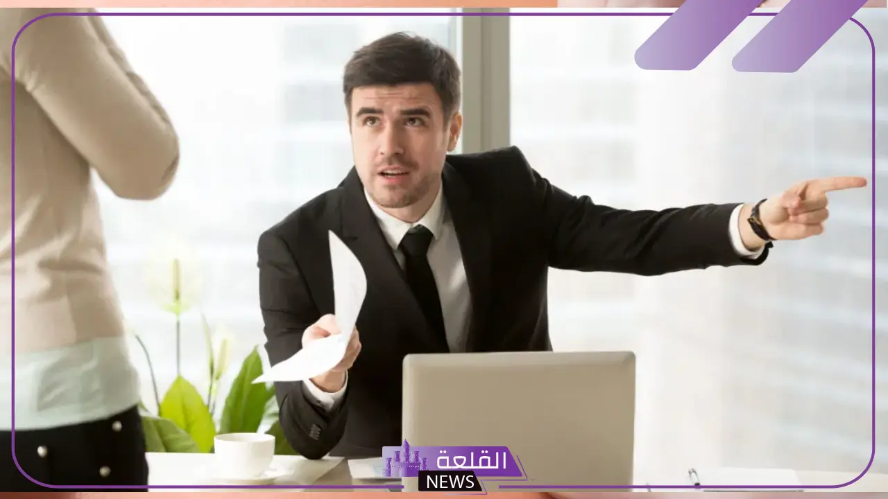 تفسير حلم الفصل من العمل والرفد في المنام للرجل والمرأة 6 تفسير حلم الطرد من العمل والبكاء