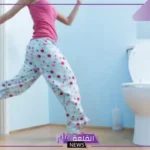 تفسير حلم قضاء الحاجة امام الناس في المنام للرجل والعزباء لابن سيرين