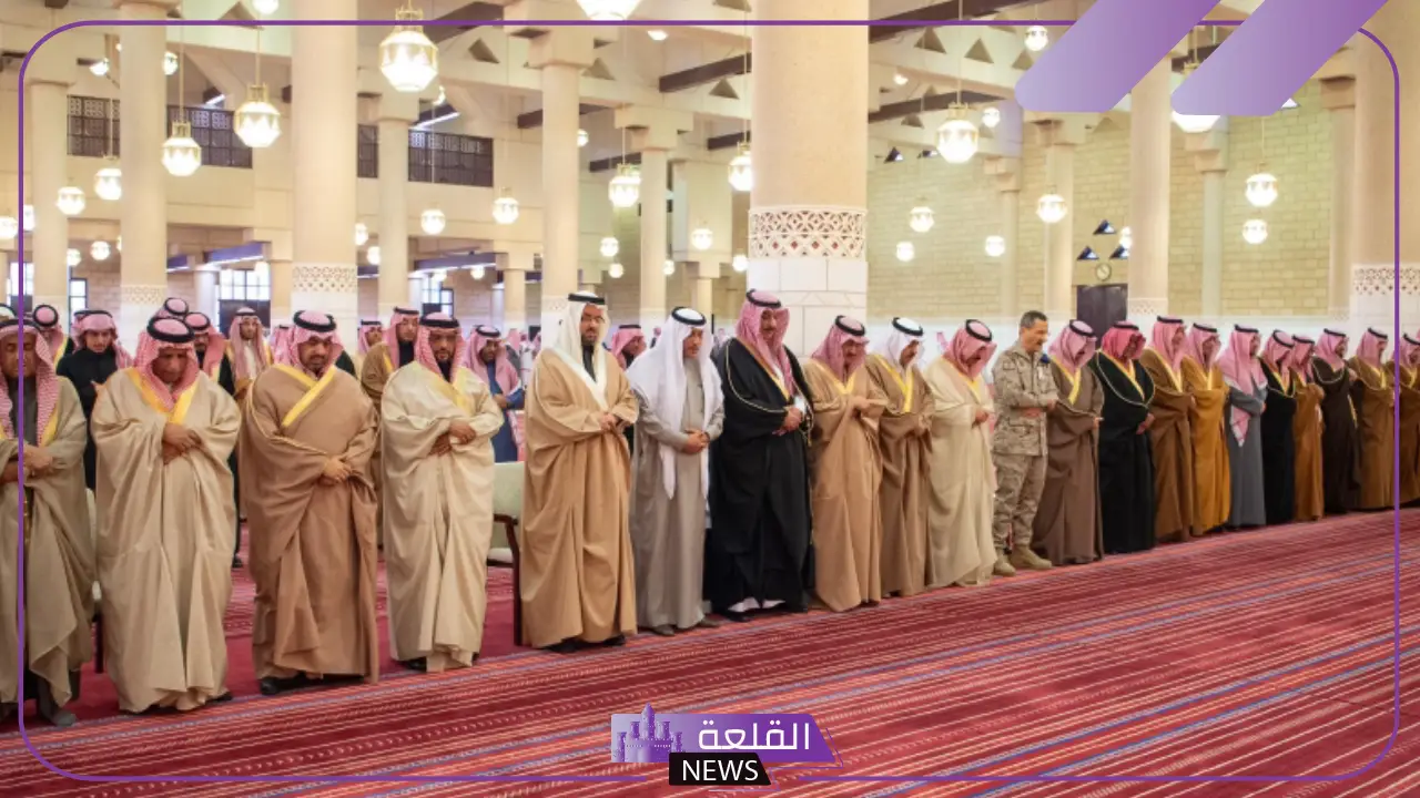 شاهد.. استقبال الأمير محمد بن سلمان وأداء صلاة الميت على الأمير محمد بن فهد 5 تأدية صلاة الميت على الأمير محمد بن فهد