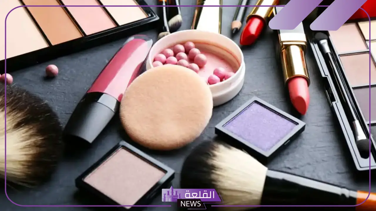 تفسير حلم وضع المكياج في المنام للحامل والمتزوجة لابن سيرين 5 حلم وضع المكياج في المنام للحامل