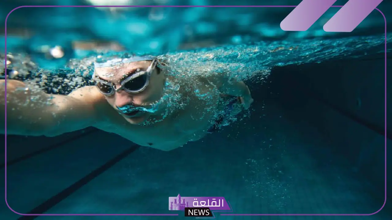 تفسير حلم السباحة في البحر مع أشخاص في المنام لكبار المفسرين