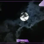 عبارة عن القمر والسماء والنجوم قصيرة تويتر.. غزل عن القمر