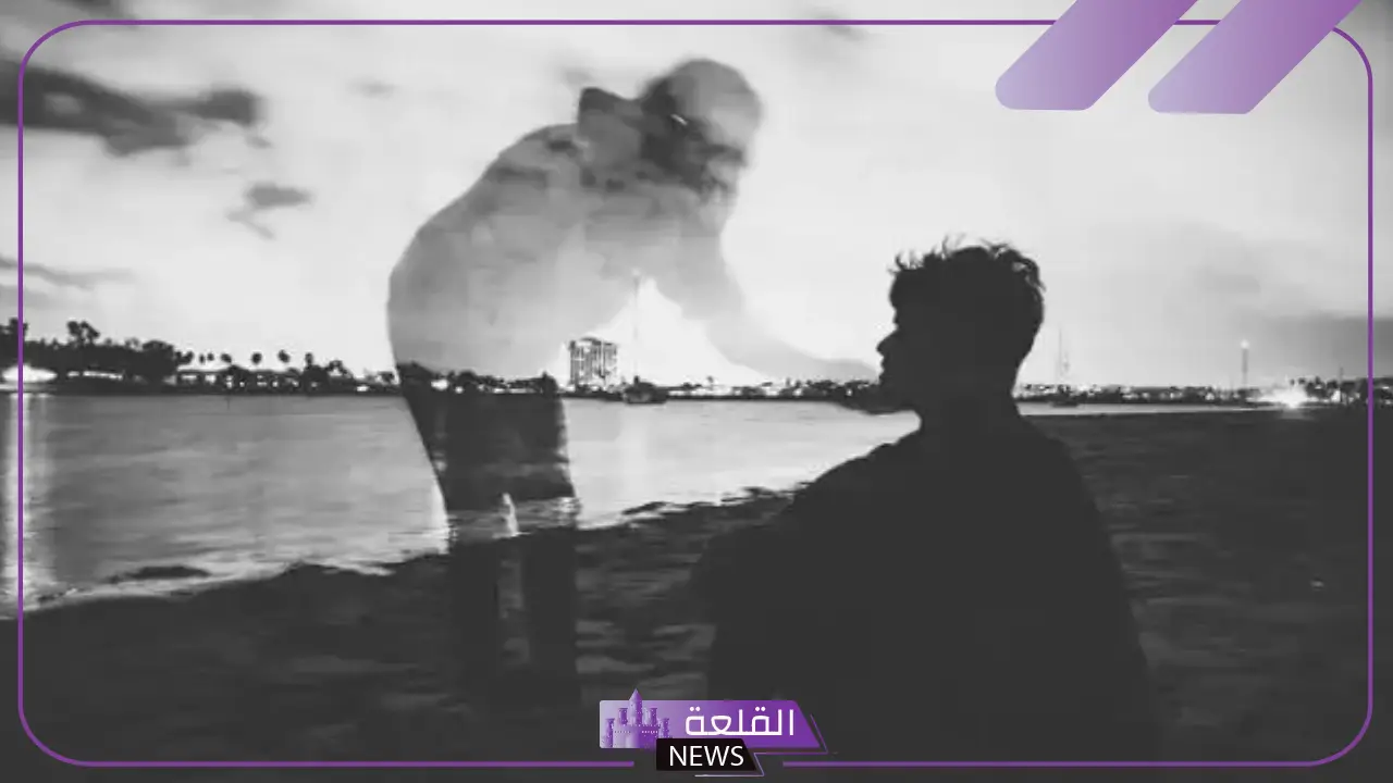 تفسير حلم الميت ينظر إلى الحي وهو صامت لا يتكلم في المنام لابن سيرين 1 حلم الميت ينظر إلى الحي وهو صامت ويبتسم