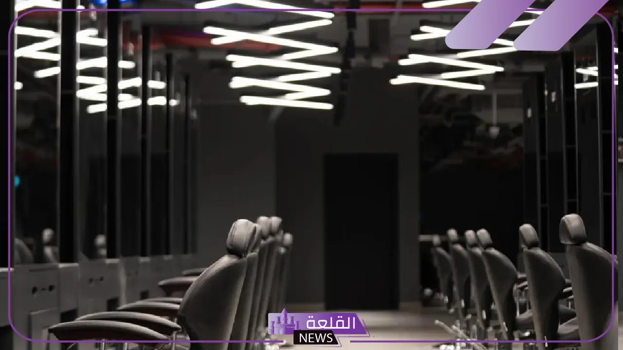 الأكبر في العالم.. برج الساعة يضم أكبر صالون حلاقة لتقديم الخدمات لضيوف الرحمن 5 برج الساعة في مكة يحتضن أكبر صالون حلاقة عالمي