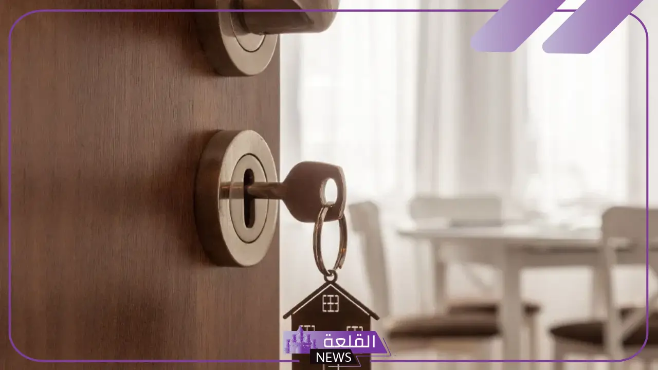 تفسير حلم فتح الباب في المنام للمتزوجة والحامل لابن سيرين