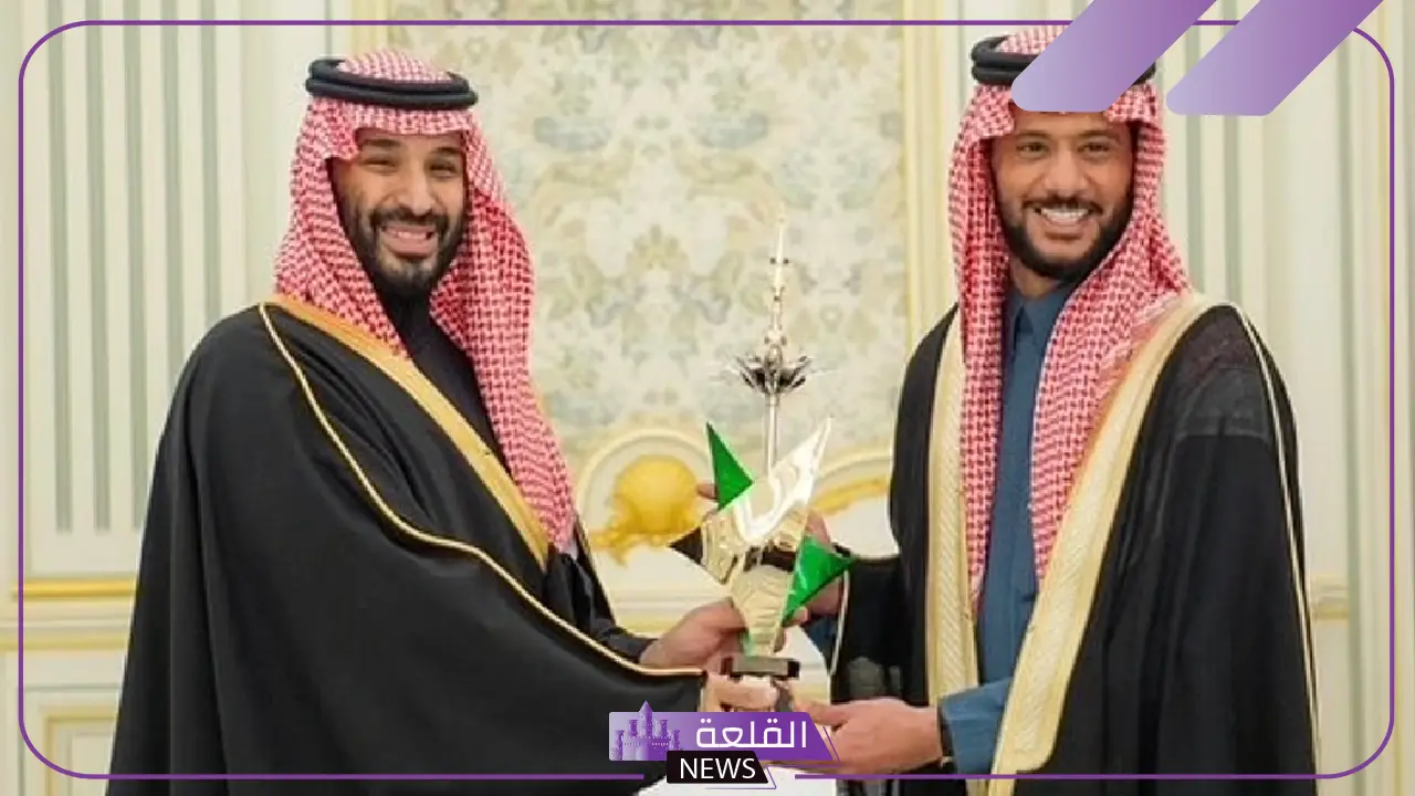 شاهد.. ولي العهد يقوم بتسليم جائزة شلفا للفائزين بمهرجان الإبل