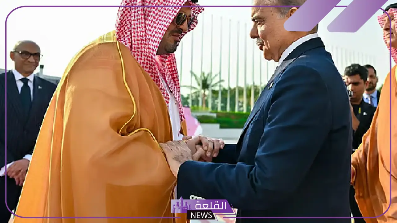 شاهد.. رئيس وزراء باكستان يصل إلى جدة ويستقبله أمير مكة المكرمة 5 لحظة وصول رئيس وزراء باكستان إلى جدة واستقباله من قبل أمير مكة