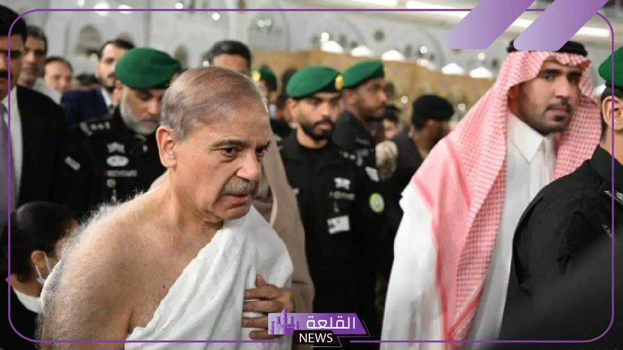 شاهد.. رئيس الوزراء الباكستاني يؤدي مناسك العمرة 5 مشاهد مؤثرة.. رئيس وزراء باكستان يؤدي العمرة في الحرم المكي