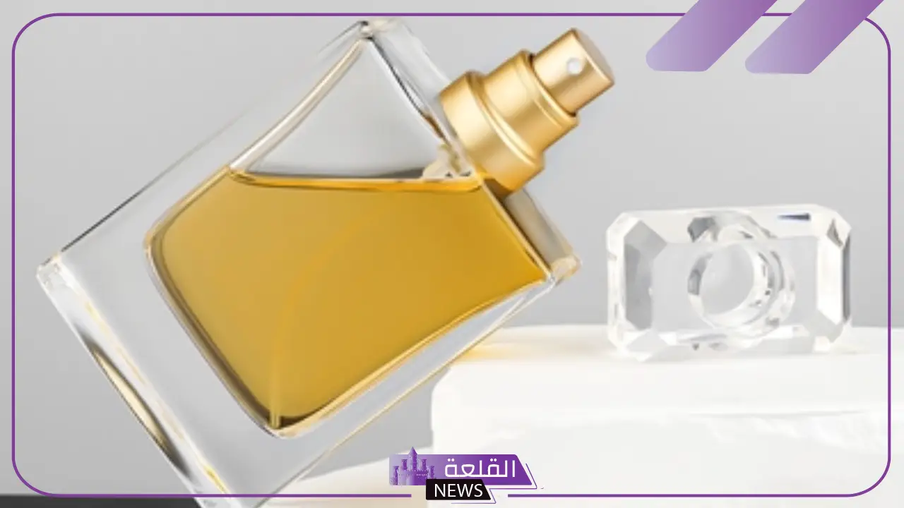 تفسير حلم رش العطر للعزباء والمتزوجة لابن سيرين على شخص