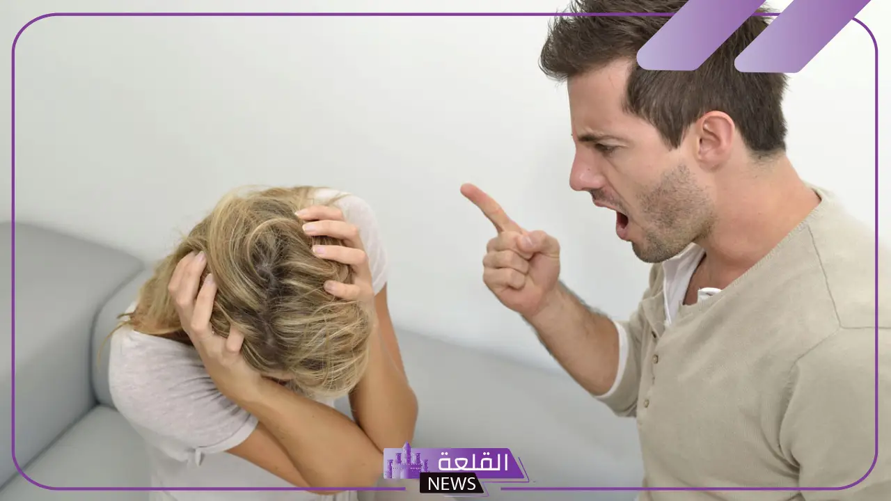 تفسير حلم ضرب الزوج لزوجته باليد والقلم في المنام لابن سيرين