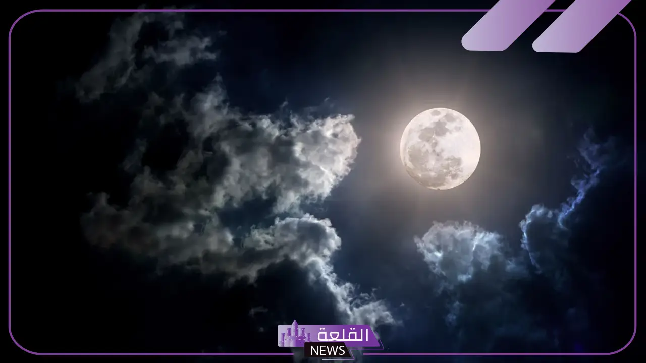 تفسير حلم رؤية القمر في المنام للمطلقة والحامل والمتزوجة لابن سيرين