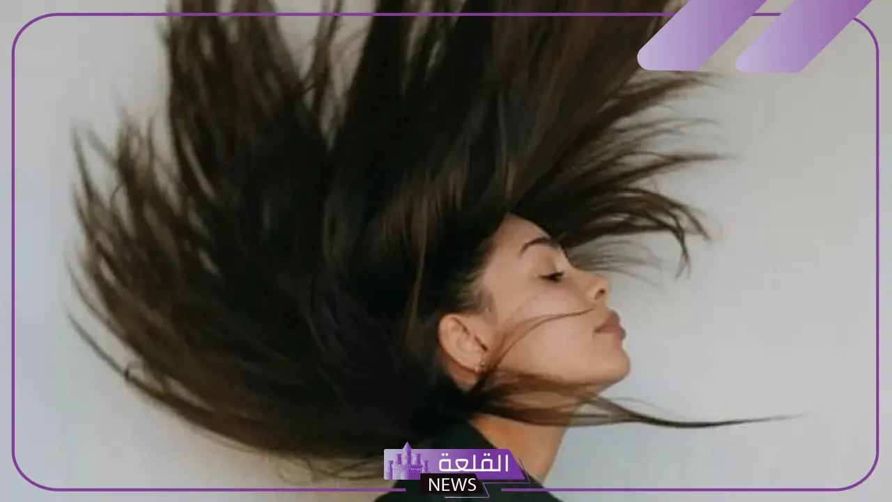 تفسير حلم رؤية الشعر الاسود الطويل في المنام للمرأة العزباء 5 رؤية صبغ الشعر بالأسود في المنام