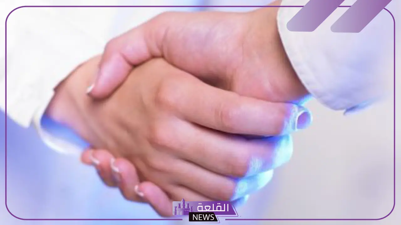 تفسير حلم مصافحة الميت في المنام والسلام عليه وتقبيله 5 مصافحة الميت في المنام لابن سيرين