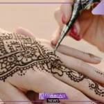 تفسير حلم الحناء للمتزوجه والحامل في المنام على يد شخص آخر