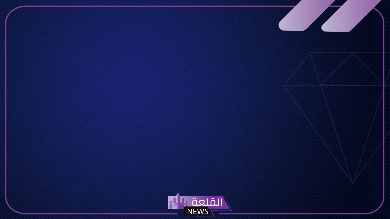 خلفية سادة للكتابة جاهزة باللون الأبيض.. خلفيات للكتابة عليها كيوت 12 خلفية باللون الكحلي الداكن