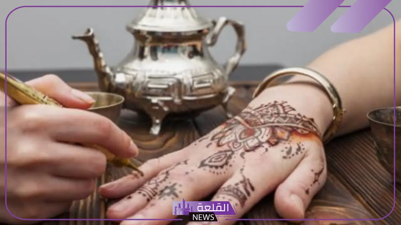 تفسير الحناء في اليد اليسرى واليمنى للمطلقة والعزباء لابن سيرين
