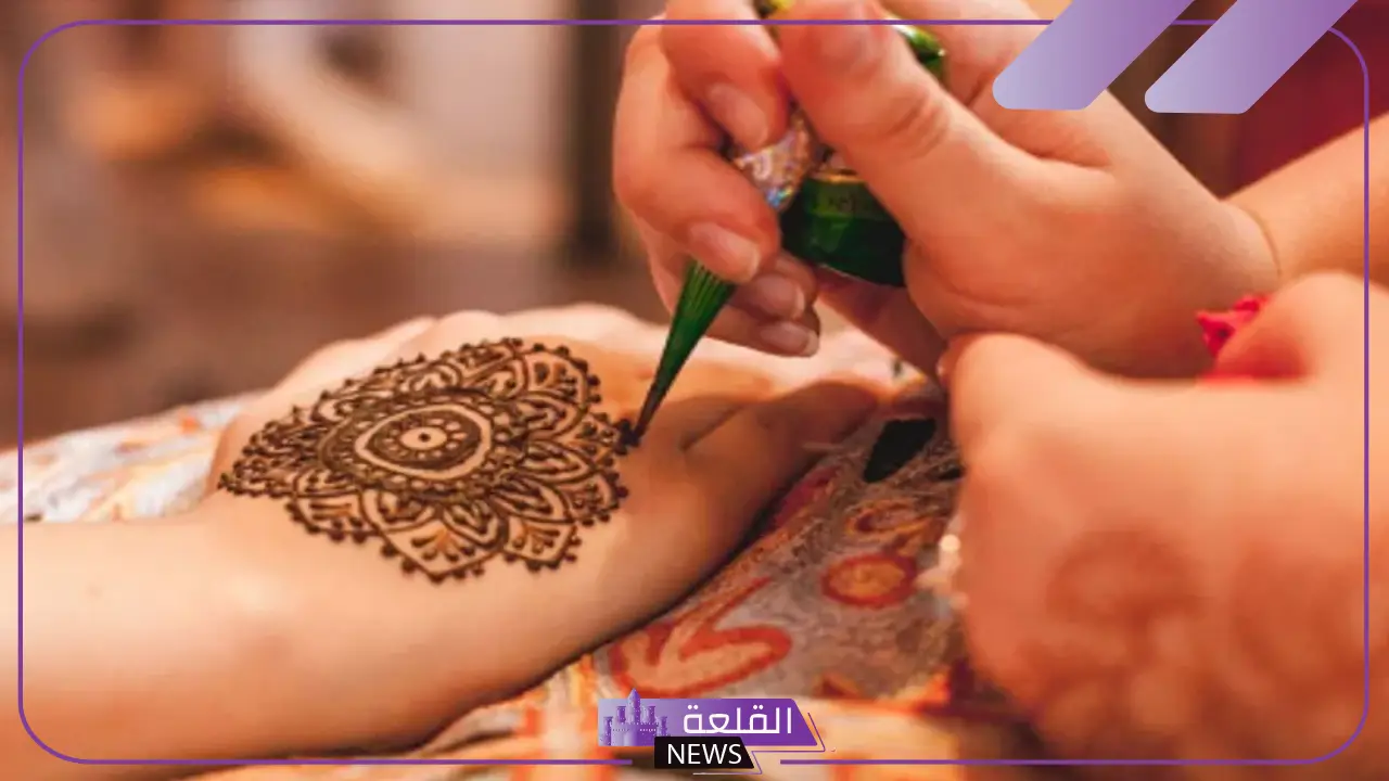 تفسير حلم الحناء في المنام للمتزوجة في الرجلين واليدين لابن سيرين