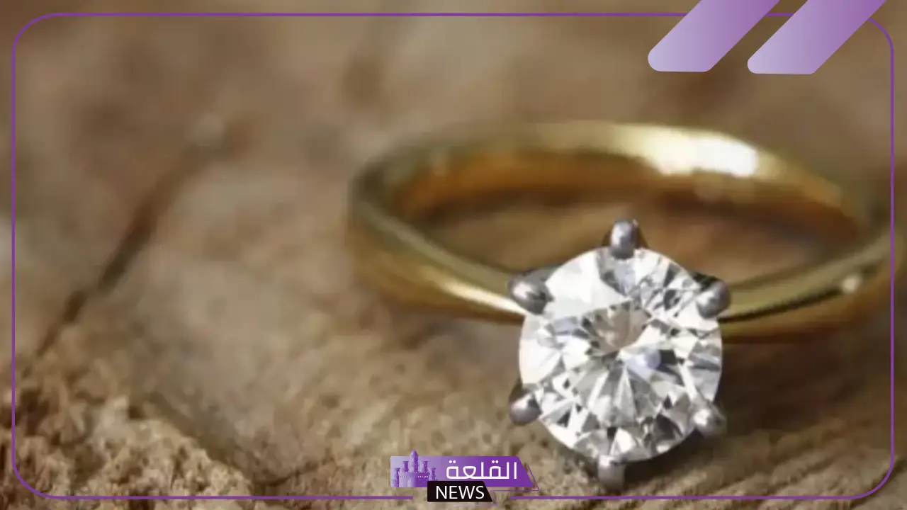 لبس خاتم ذهب في المنام للمتزوجة والحامل وشخص يعطي هدية ذهب