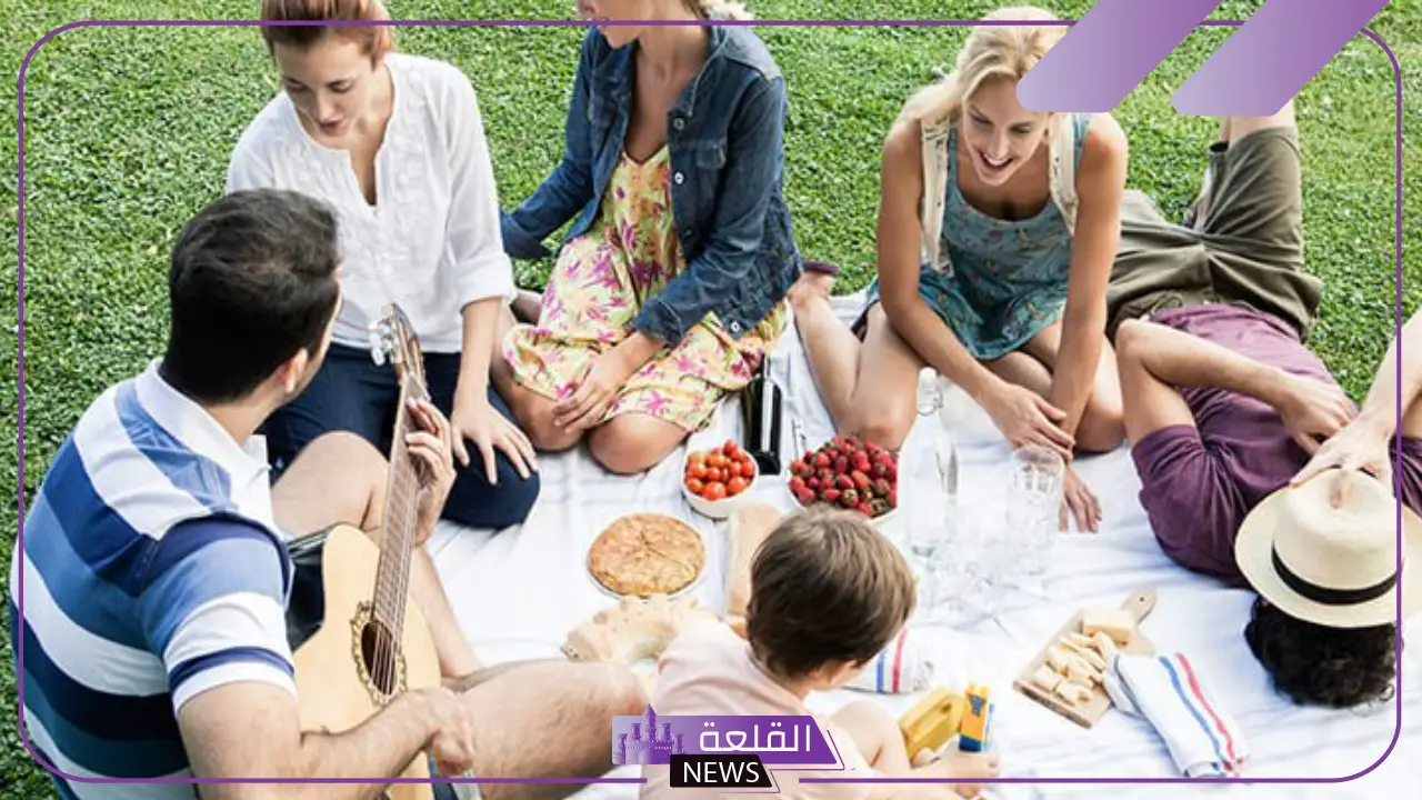 مقال عن الحياة الاجتماعية وتأثيرها على الفرد ومظاهرها مقال عن الحياة الاجتماعية وتأثيرها على الفرد ومظاهرها