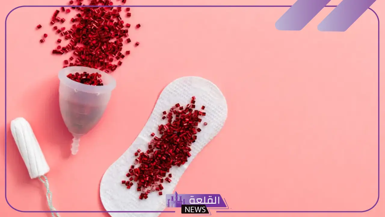 تفسير حلم رؤية دم الحيض على الملابس في المنام للعزباء لابن سيرين
