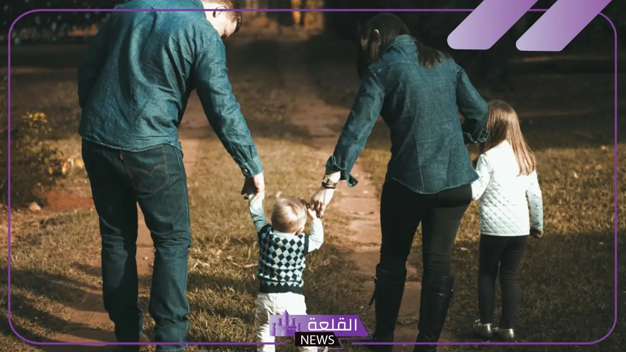 كلام جميل وعبارات عن العائلة.. العائلة تبقى حين لا يبقى أحد كلام جميل وعبارات عن العائلة.. العائلة تبقى حين لا يبقى أحد