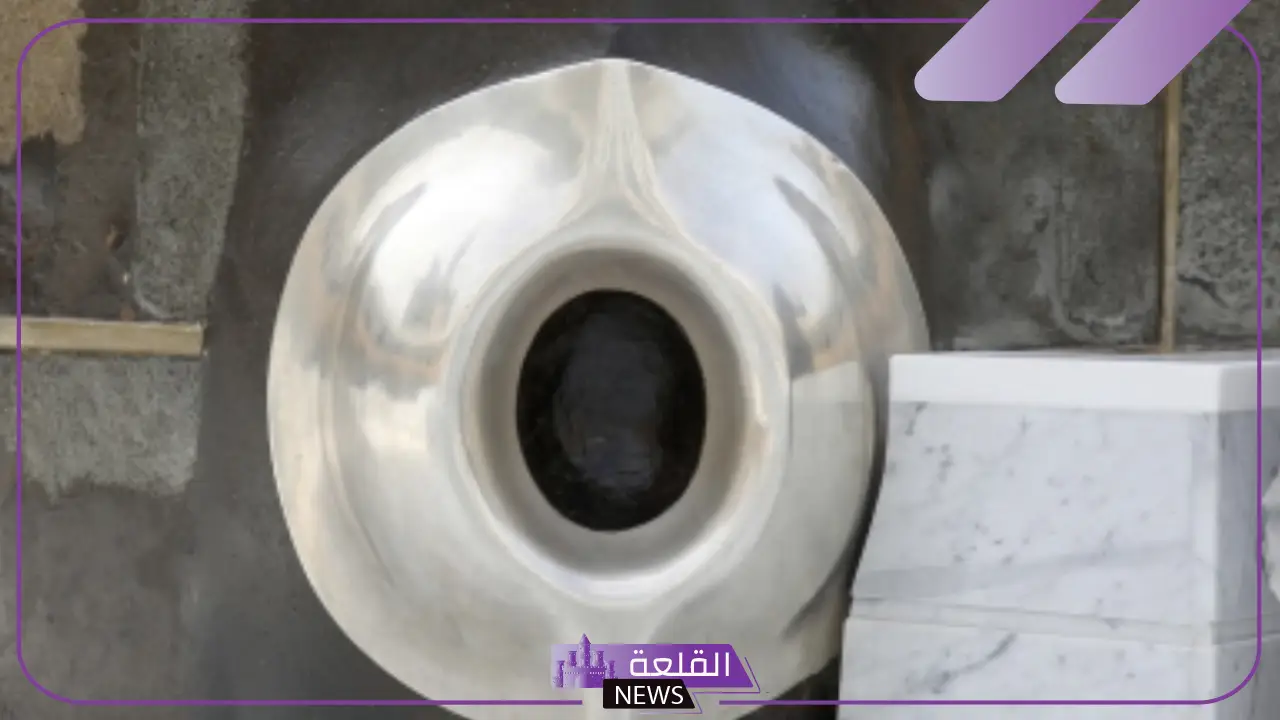 تفسير حلم الحجر الاسود في المنام ورؤيته للمرأة العزباء والمتزوجة